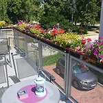 Park - Na Prenajom Pensjonat Nové Mesto nad Váhom