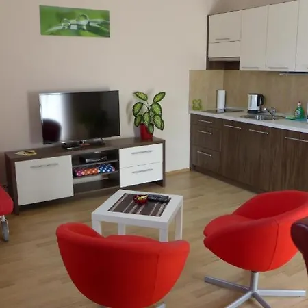 Penzión pre hostí Park - apartmány na prenájom Nove Mesto nad Vahom